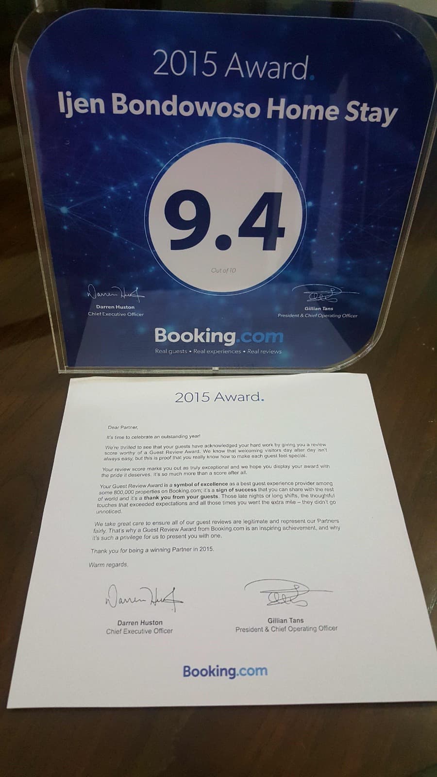 2015 Booking.com Guest Review Award plaque, Ijen Bondowoso Homestay (score 9.4/10)